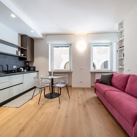 Casa Veronica In Via Leoncino Apartment